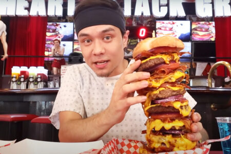 dude-breaks-record-for-eating-20,000-calorie-burger-at-heart-attack-grill
